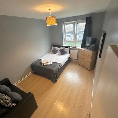 1 Bedroom Flat In Whitechapel, Londen Buitenkant foto