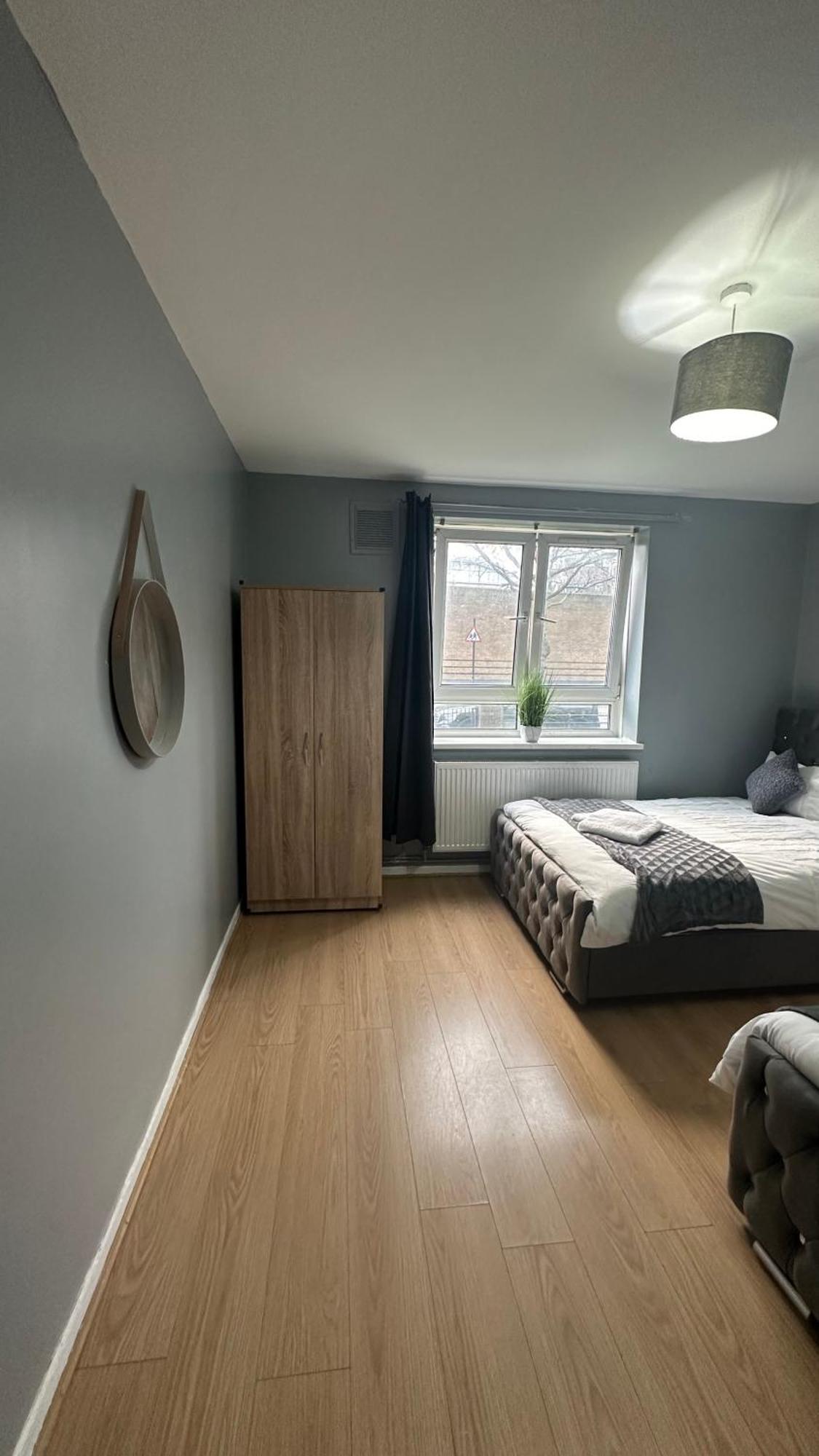 1 Bedroom Flat In Whitechapel, Londen Buitenkant foto