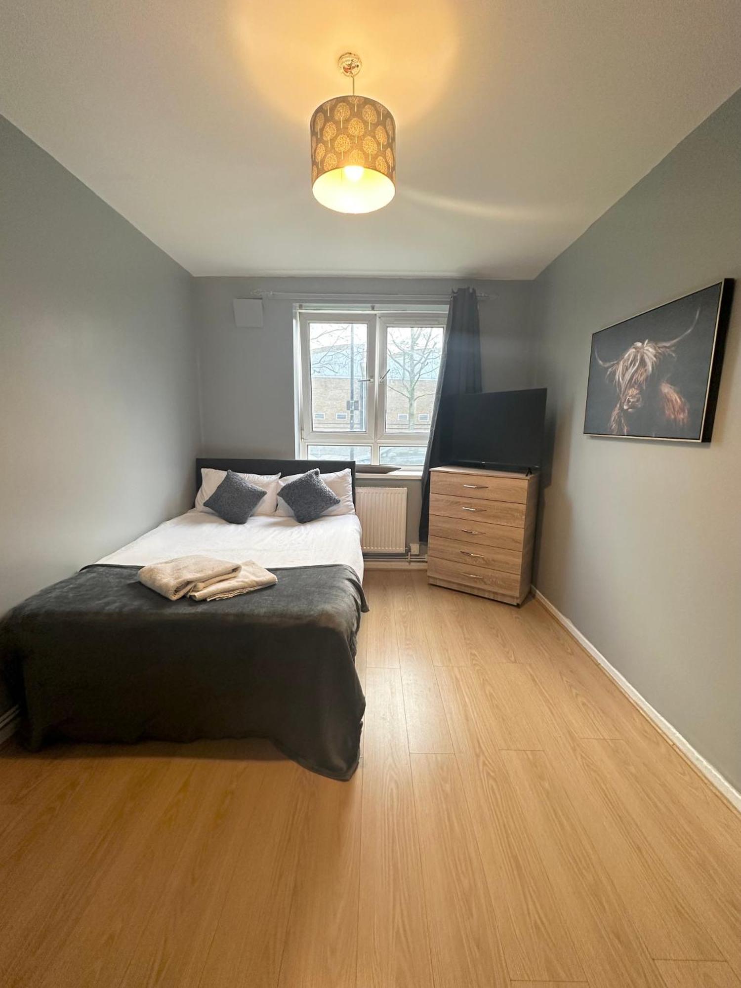 1 Bedroom Flat In Whitechapel, Londen Buitenkant foto