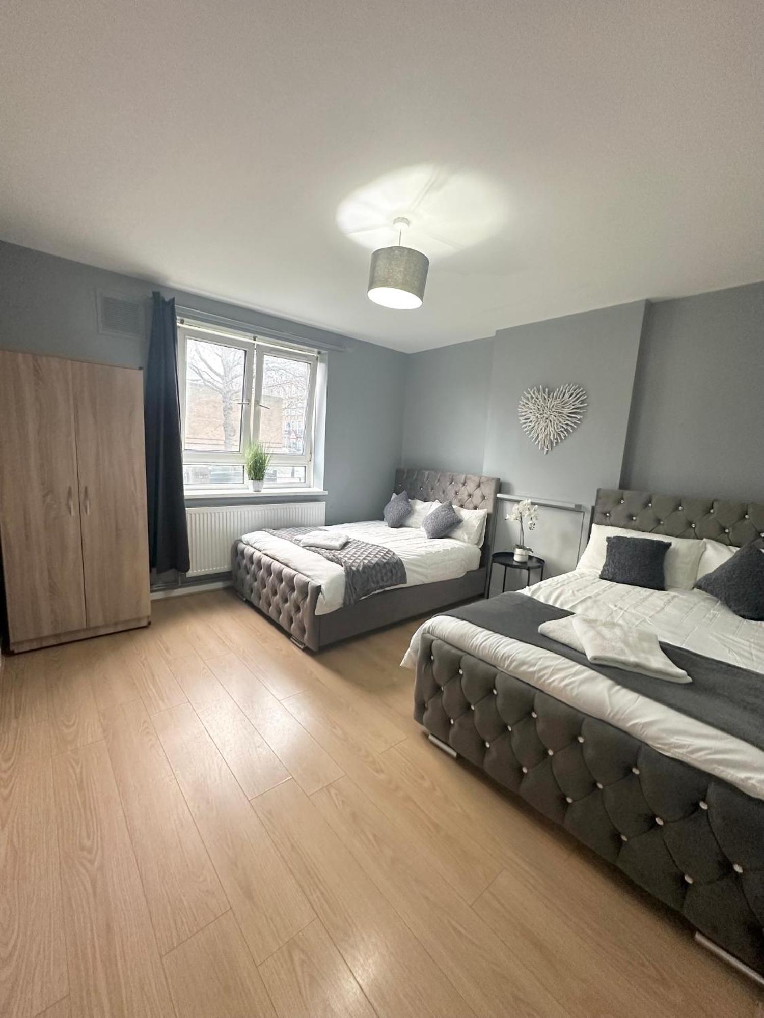 1 Bedroom Flat In Whitechapel, Londen Buitenkant foto
